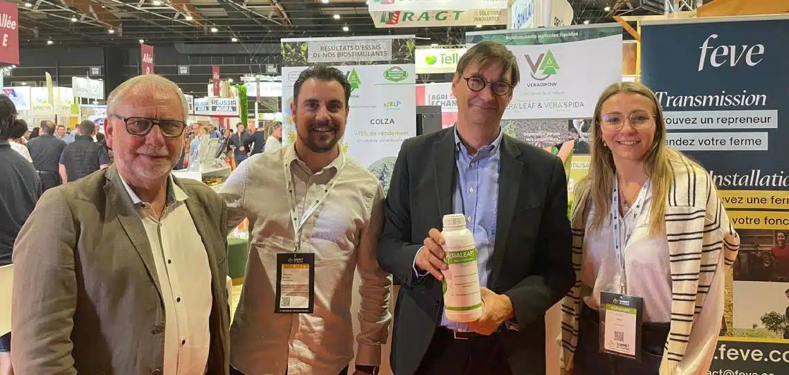 Alexandre Bocage, président de Veragrow et et Audrey Paul, agronome, ont reçu la visite de Sébastien Windsor, président de Chambres d'agriculture France, et de François Beaupère, président de la Chambre d'agriculture des Pays-de-la-Loire, à l'occasion du Sommet de l'élevage 2023