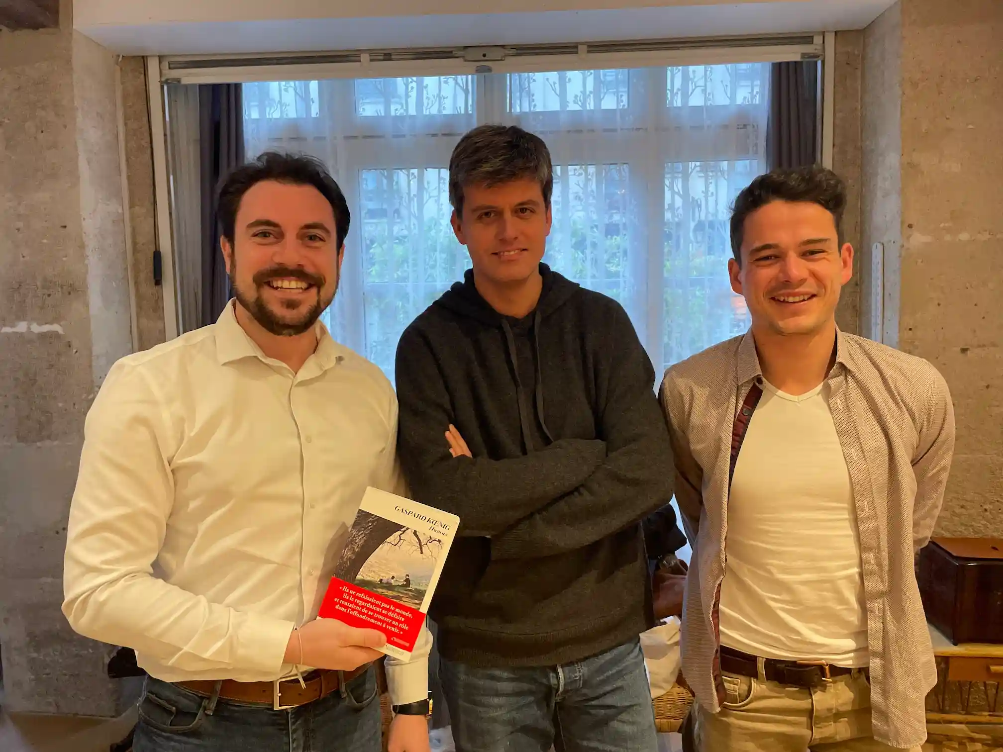 Alexandre Bocage et Théo Saint-Martin dans les locaux de Gaspard Koenig pour parler de Humus