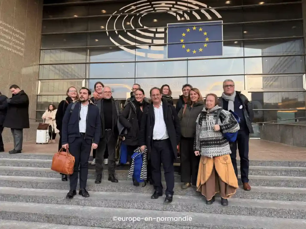 Alexandre Bocage et les lauréats des étoiles de l'Europe en Normandie visitent le parlement européen à Bruxelles;